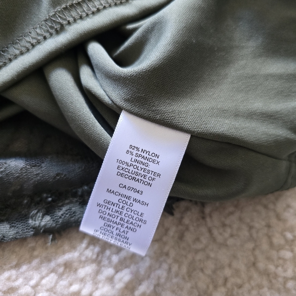 🌈Cable & Gauge Green Regalcore Short Sleeve High Neckline - Picture 6 of 8